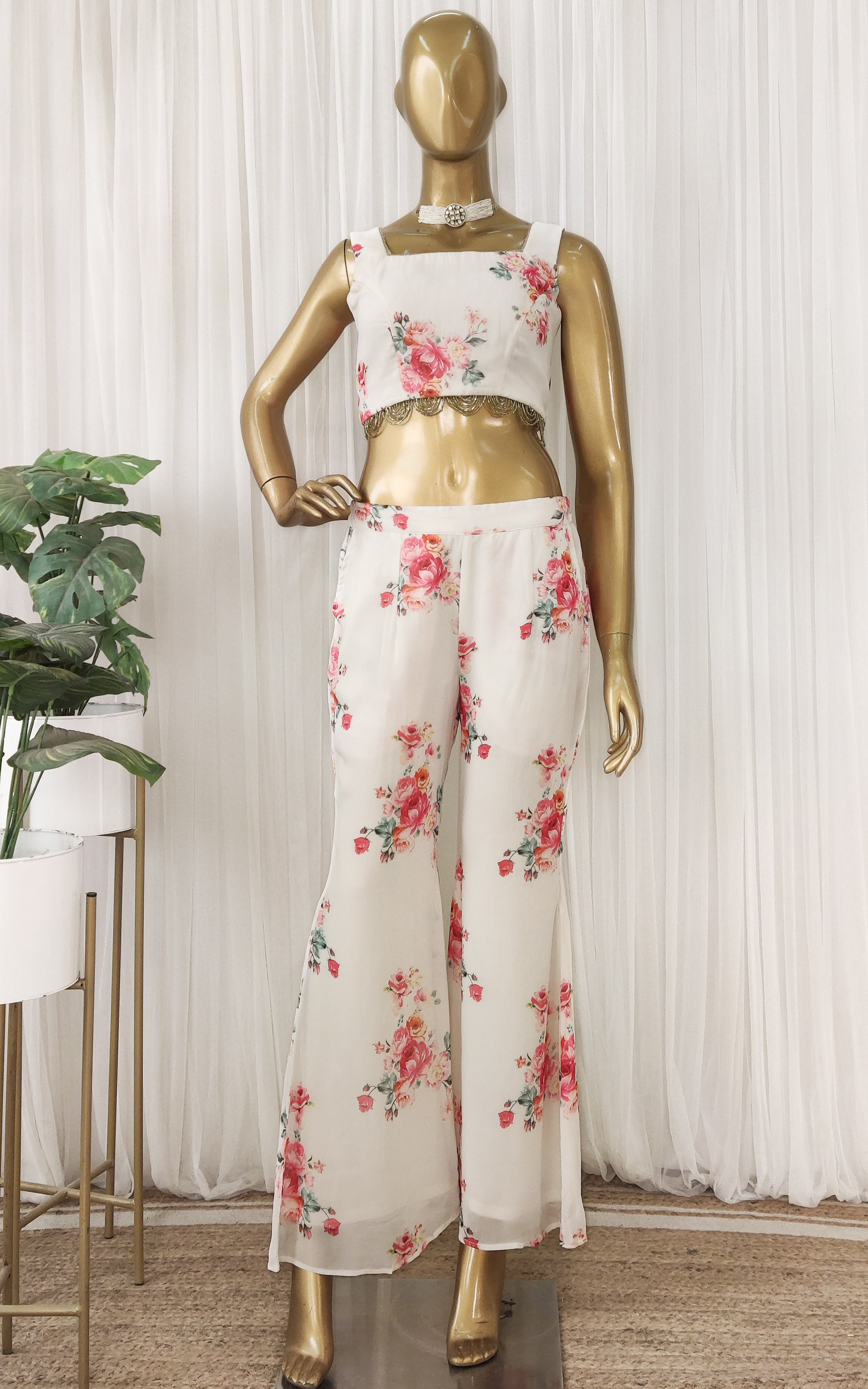Buy online Round Neck Floral Top With Trouser Set from western wear for  Women by Glamoura for ₹900 at 64% off | 2024 Limeroad.com